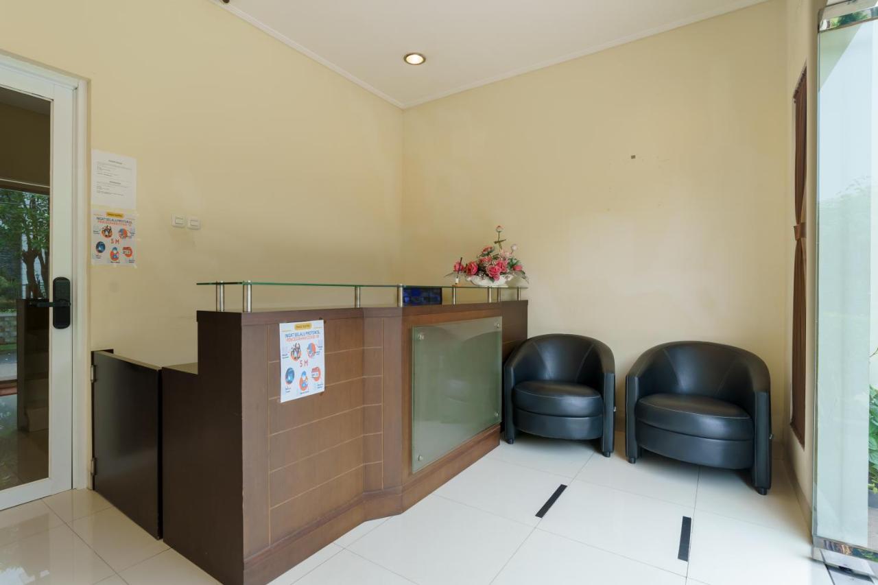 Dago Suites Syariah Cikarang Mitra Reddoorz Bekasi Exterior photo