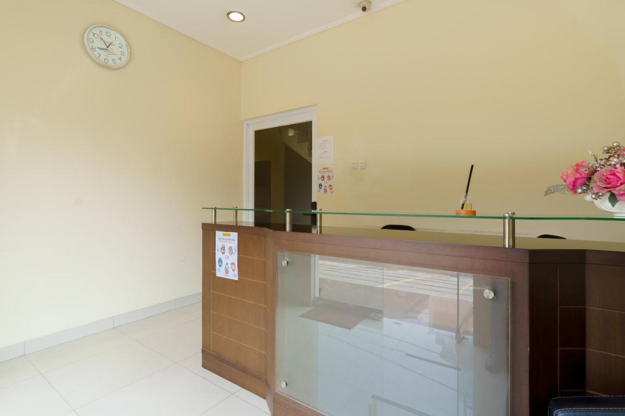 Dago Suites Syariah Cikarang Mitra Reddoorz Bekasi Exterior photo