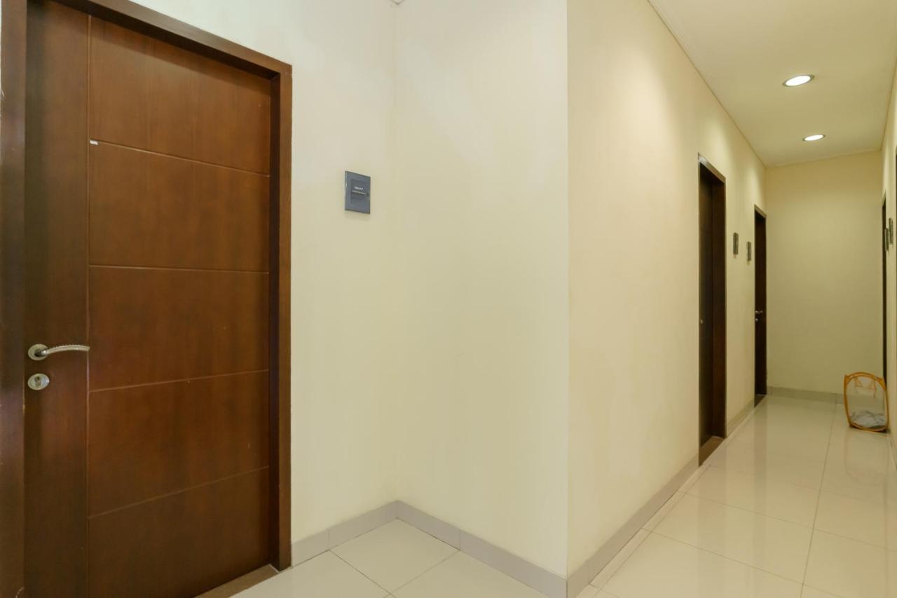 Dago Suites Syariah Cikarang Mitra Reddoorz Bekasi Exterior photo