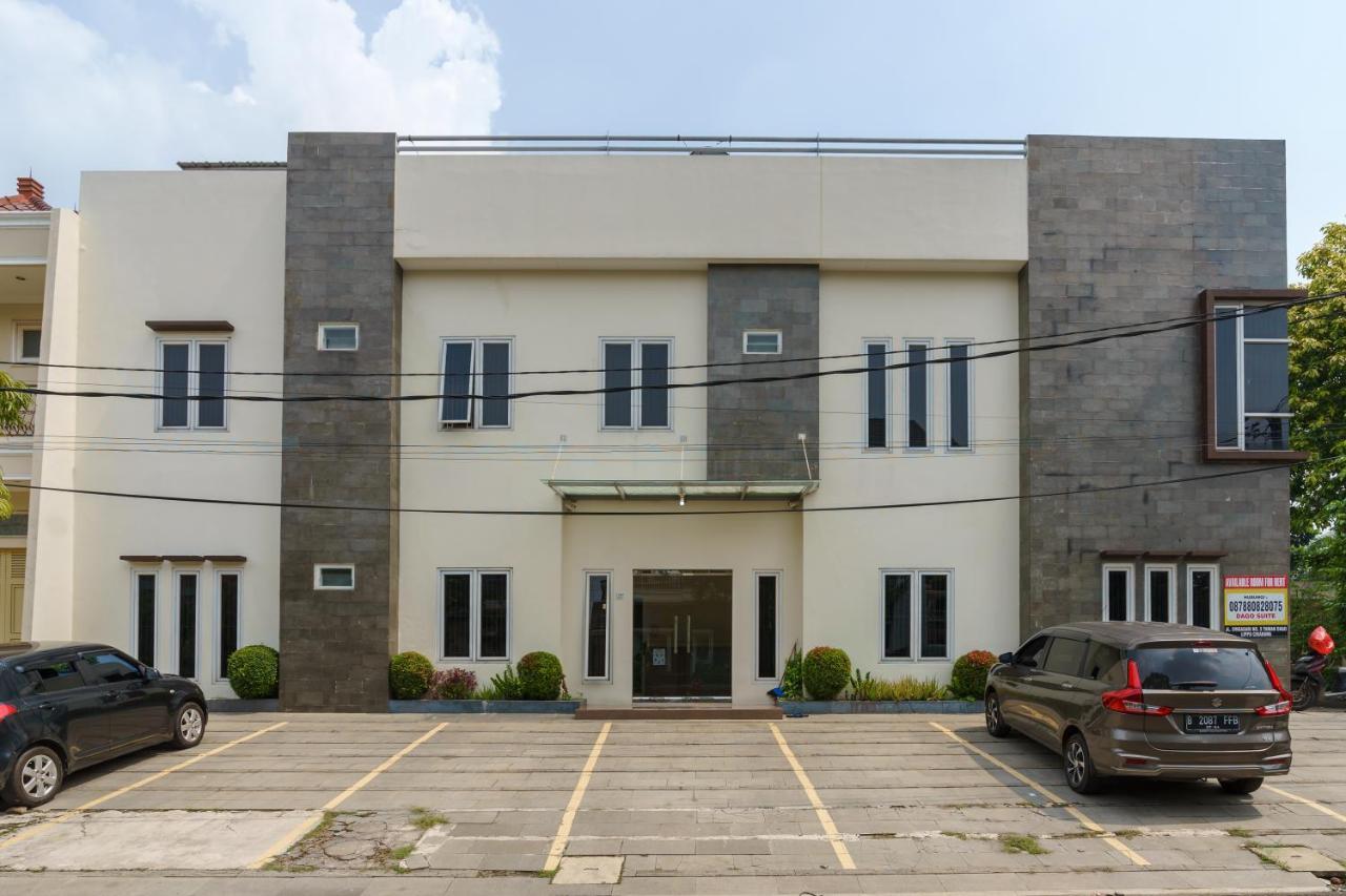 Dago Suites Syariah Cikarang Mitra Reddoorz Bekasi Exterior photo
